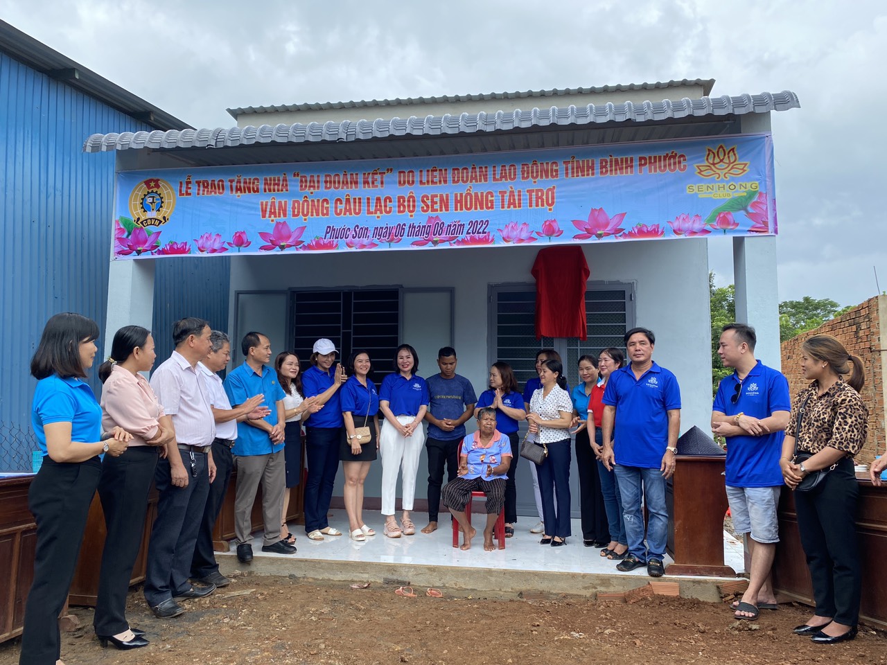 LĐLĐ tỉnh Bình Phước trao tặng nhà Đại Đoàn kết cho hộ nghèo xã Phước Sơn huyện Bù Đăng