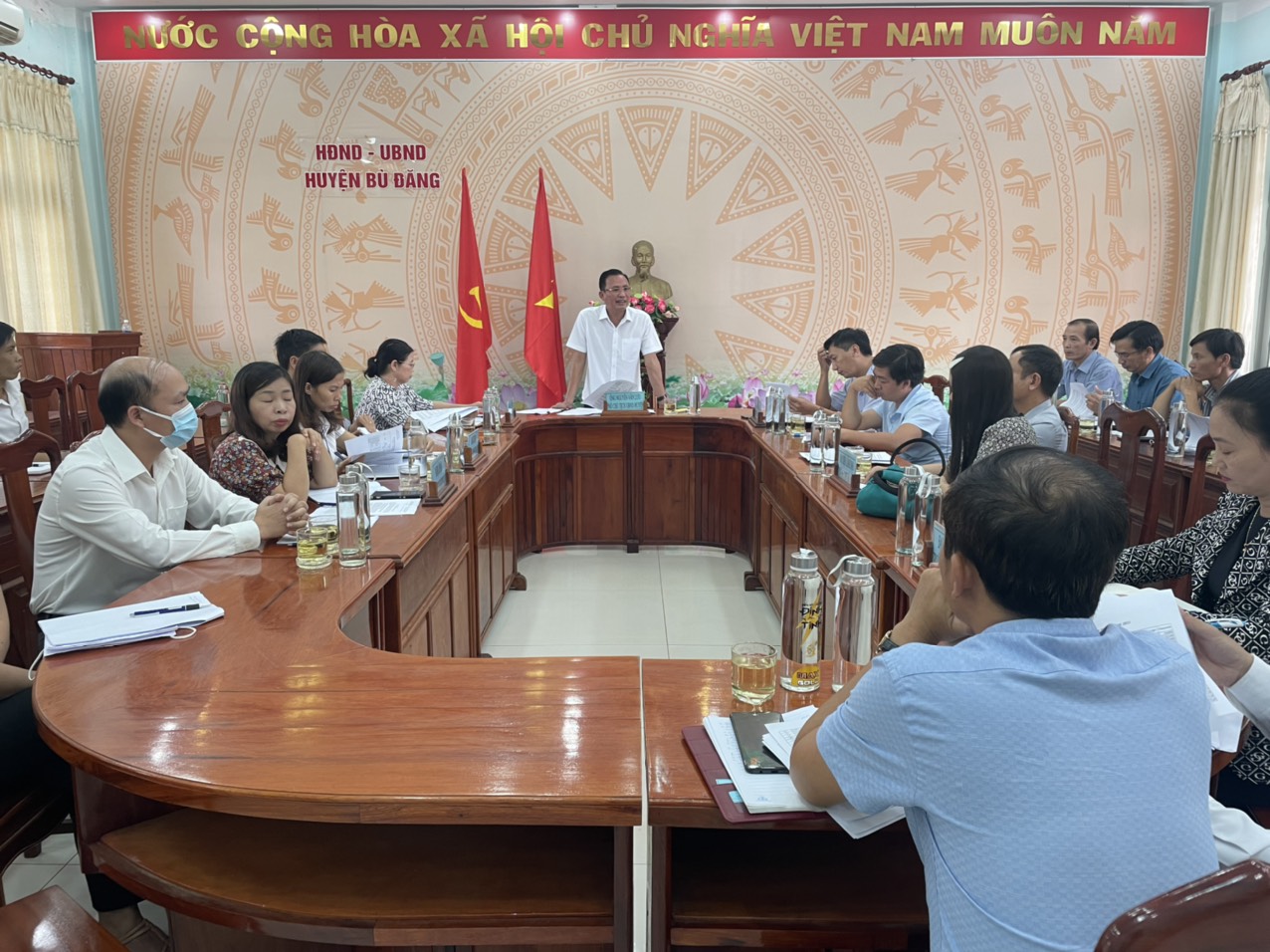 Phó chủ tịch UBND huyện Nguyễn Văn Lưu làm việc với các Trường: THPT, THCS&THPT và Trung tâm GDNN-GDTX huyện nghe báo cáo tình hình thực hiện nhiệm vụ năm học 2021-2022.