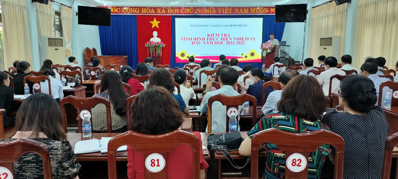 Đoàn công tác sở giáo dục và đào tạo Bình Phước kiểm tra tình hình thực hiện nhiệm vụ năm học 2022-2023 tại Bù Đăng.