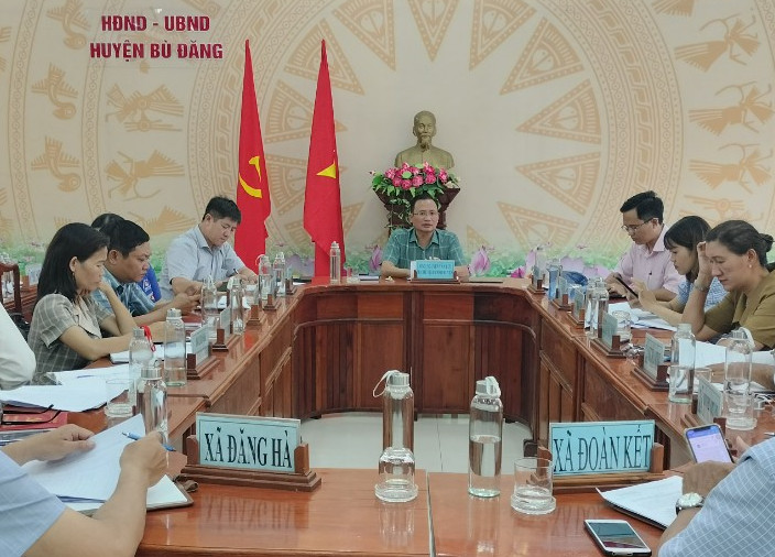 UVTV, Phó Chủ tịch UBND huyện Nguyễn Văn Lưu chủ trì hội nghị giao ban
