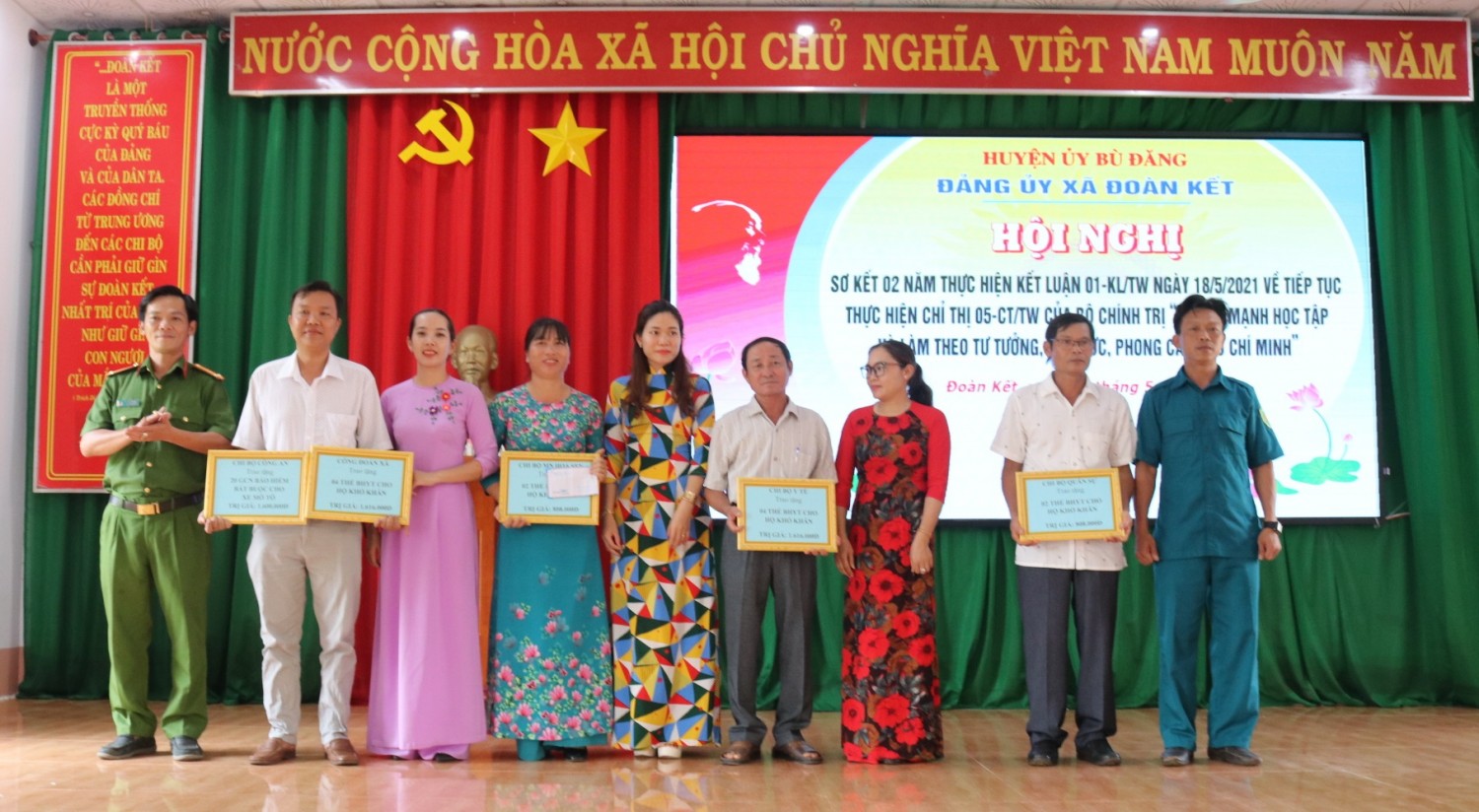 Xã Đoàn Kết khen thưởng 14 tập thể, cá nhân điển hình học tập và làm theo tư tưởng, đạo đức, phong cách Hồ Chí Minh