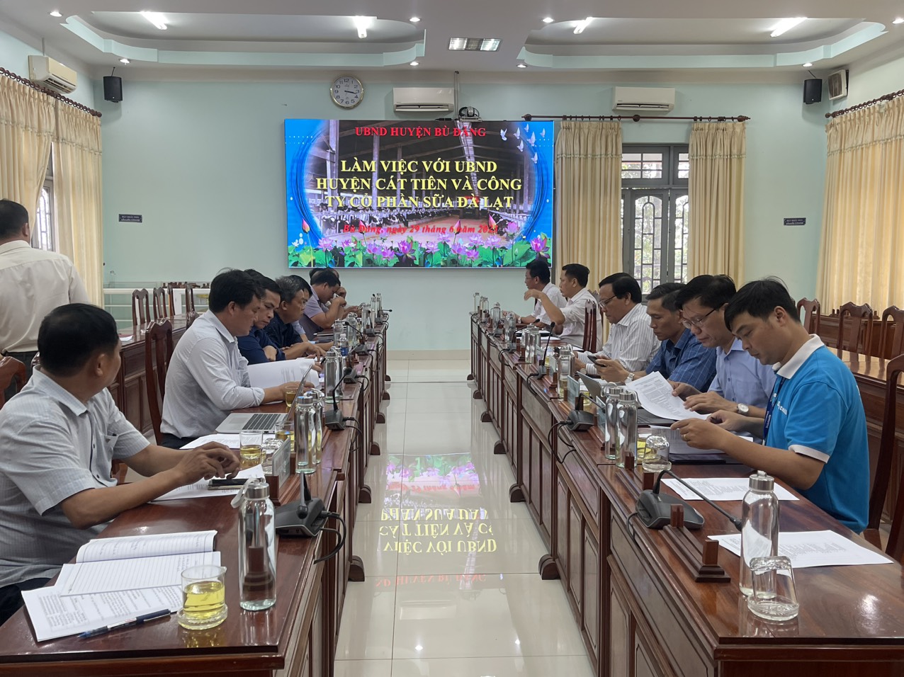 Lãnh đạo UBND huyện Bù Đăng làm việc với UBND huyện Cát Tiên và Công ty cổ phần sữa Đà Lạt