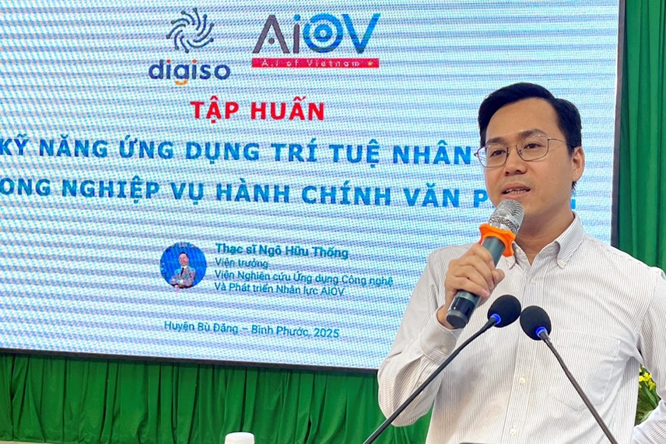 Bù Đăng: Tập huấn trí tuệ nhân tạo (AI) trong nghiệp vụ hành chính văn phòng cho hơn 500 cán bộ công, chức viên chức