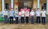 Nhóm doanh nghiệp xã Minh Hưng trao quà hỗ trợ tại 2 khu cách ly xã Phú Sơn