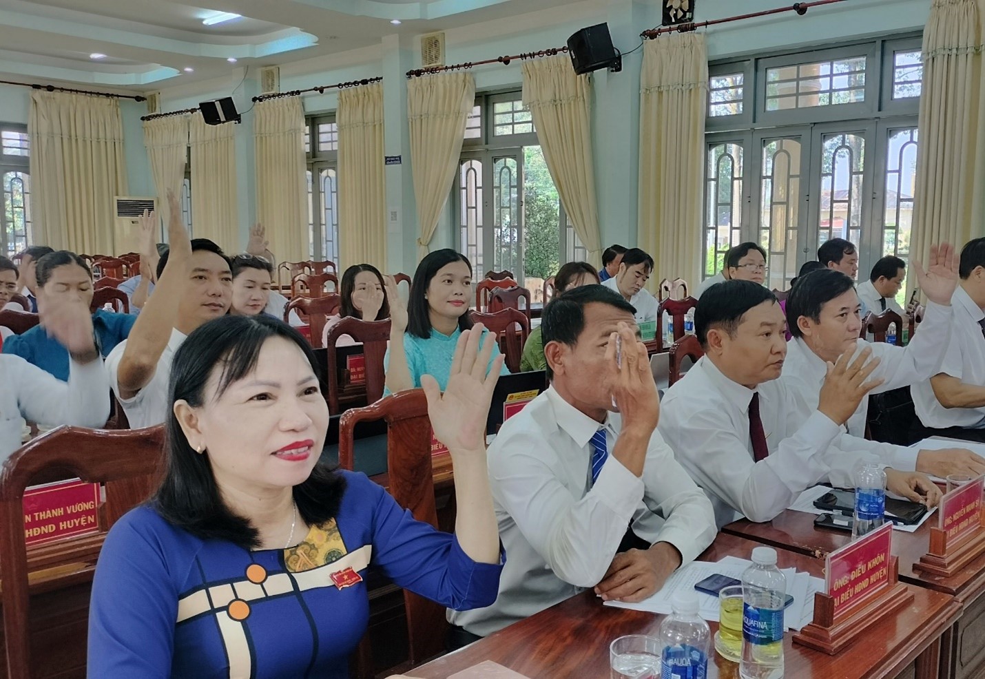 Kỳ họp thứ 13 (kỳ họp chuyên đề) HĐND huyện  Bù Đăng khóa VII, nhiệm kỳ 2021 – 2026  thông qua 9 Nghị quyết.