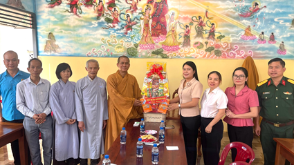 Bù Đăng: Lãnh đạo huyện thăm, chúc mừng Đại lễ Phật đản – Phật lịch 2569